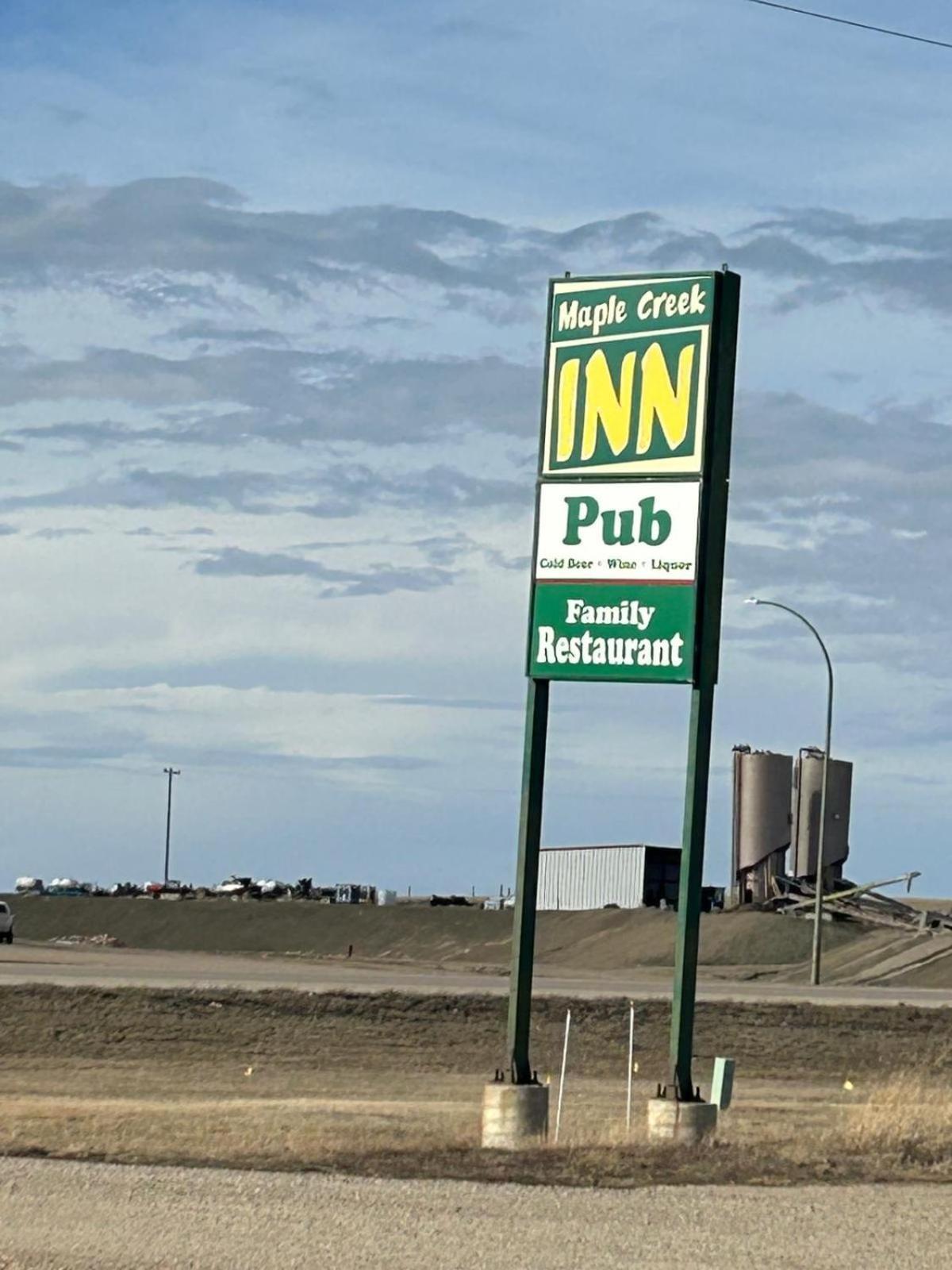 Maple Creek Motor Inn Luaran gambar