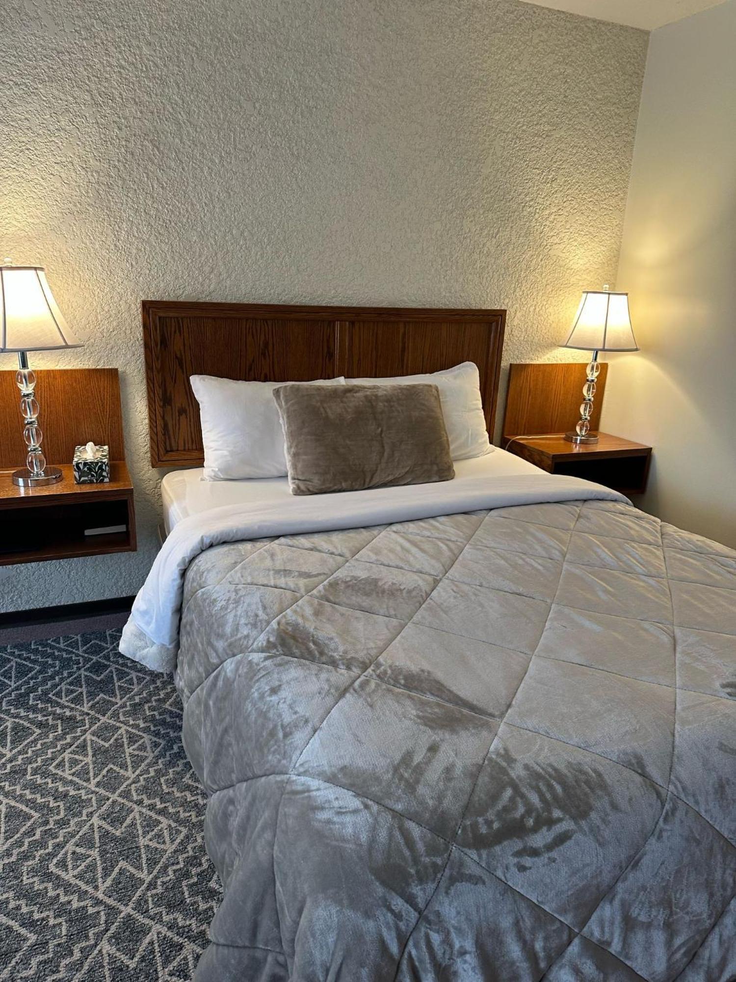 Maple Creek Motor Inn Luaran gambar