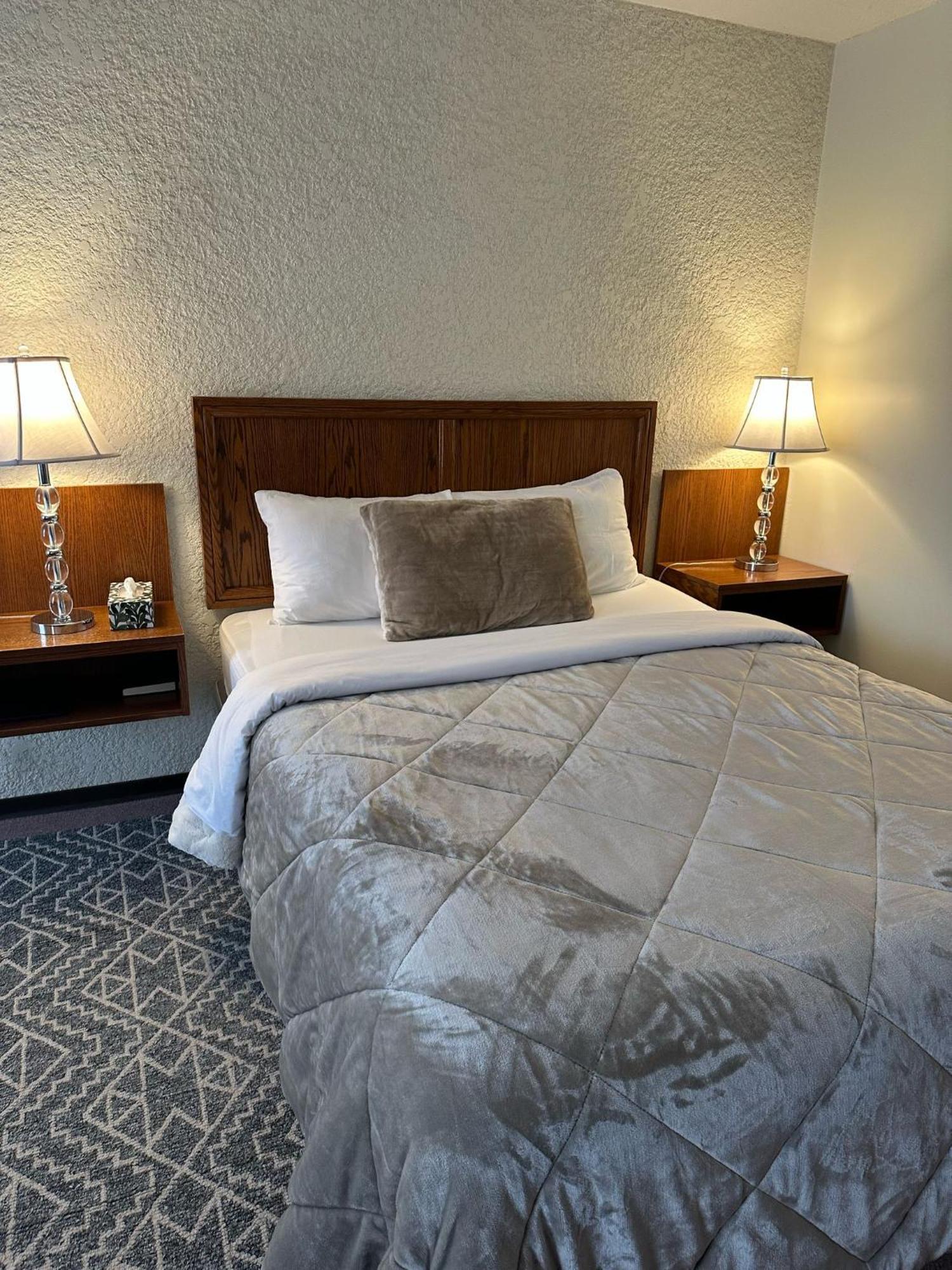 Maple Creek Motor Inn Luaran gambar