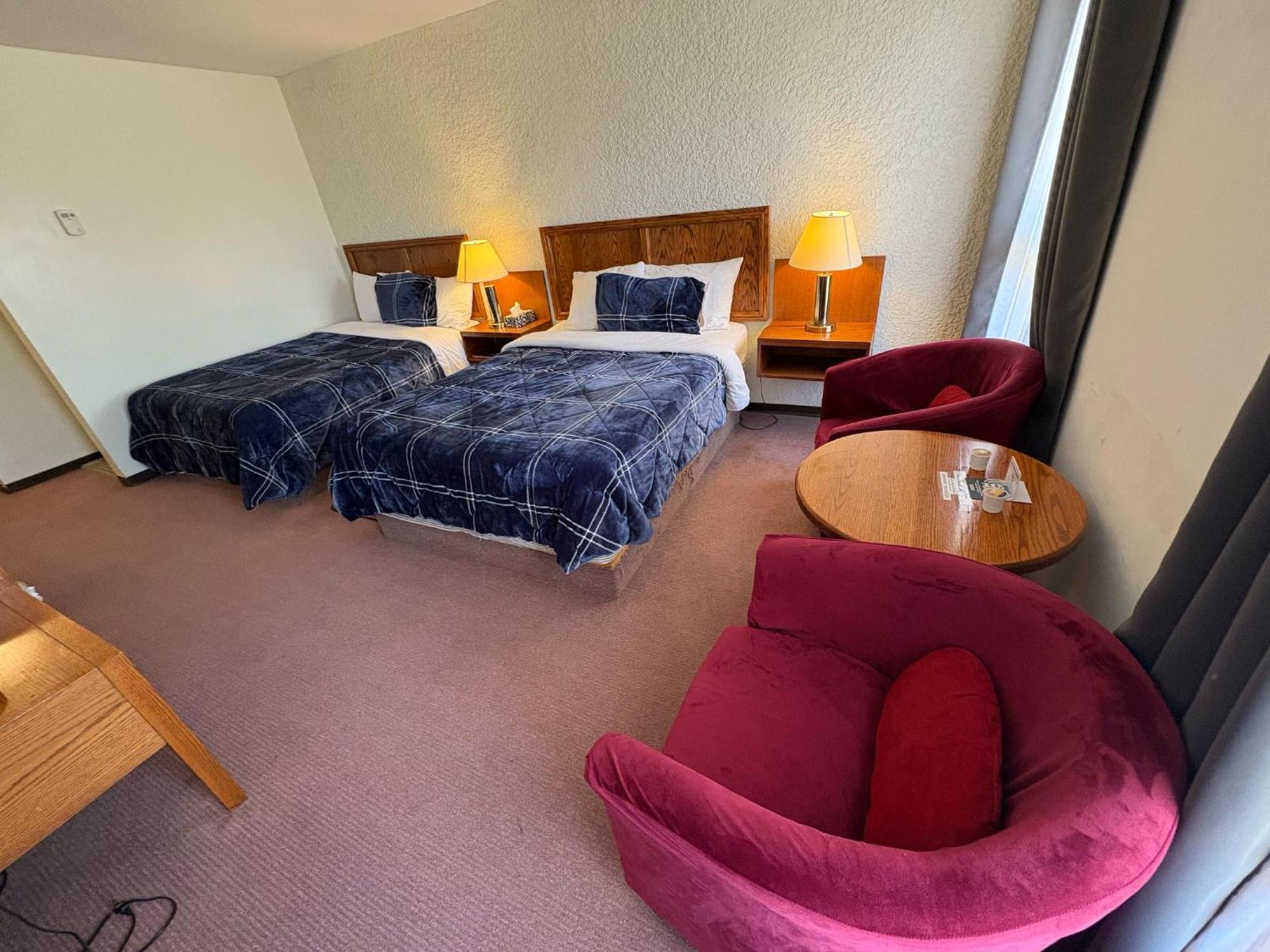 Maple Creek Motor Inn Luaran gambar