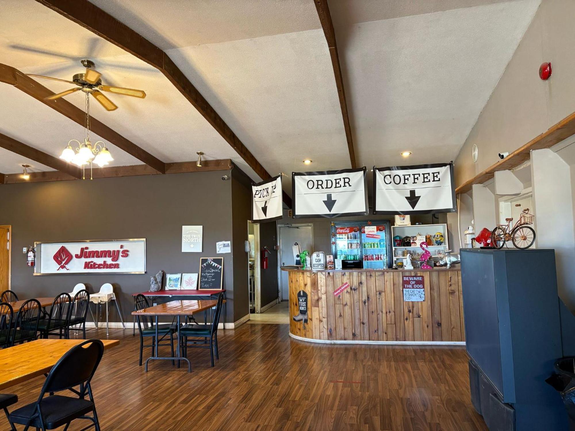 Maple Creek Motor Inn Luaran gambar
