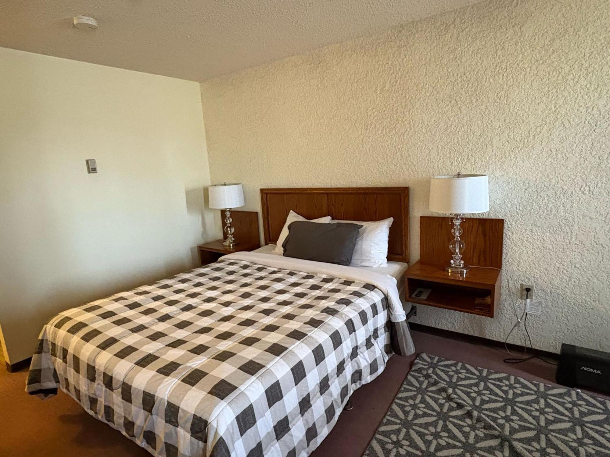 Maple Creek Motor Inn Luaran gambar