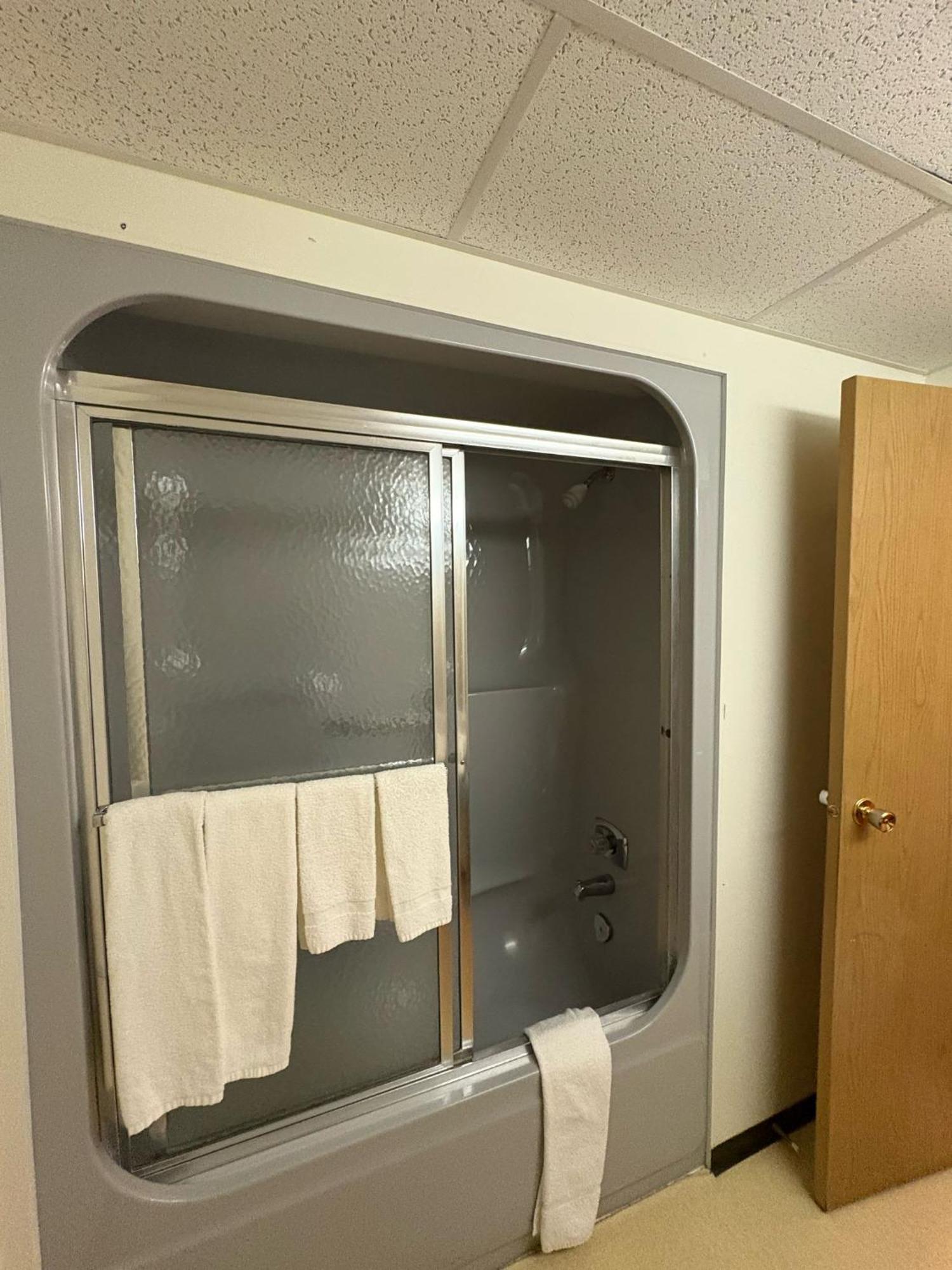 Maple Creek Motor Inn Luaran gambar