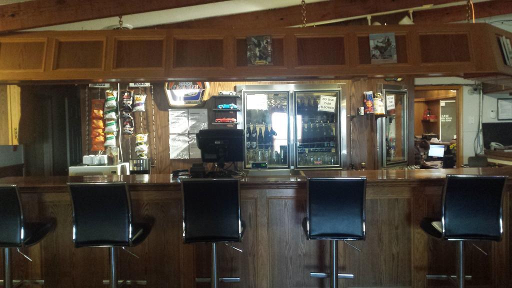 Maple Creek Motor Inn Luaran gambar