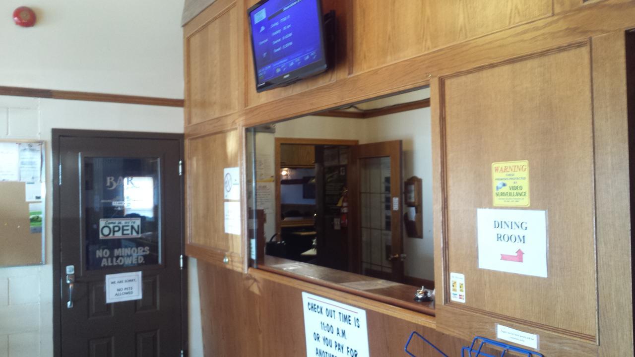 Maple Creek Motor Inn Luaran gambar